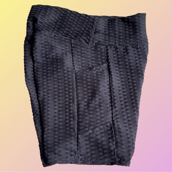 Textured Ruched Booty Black High-Waisted Shorts - Picture 4 of 7